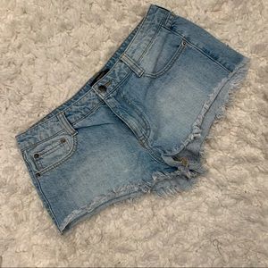 Forever 21 Light Denim Distressed Shorts 💙